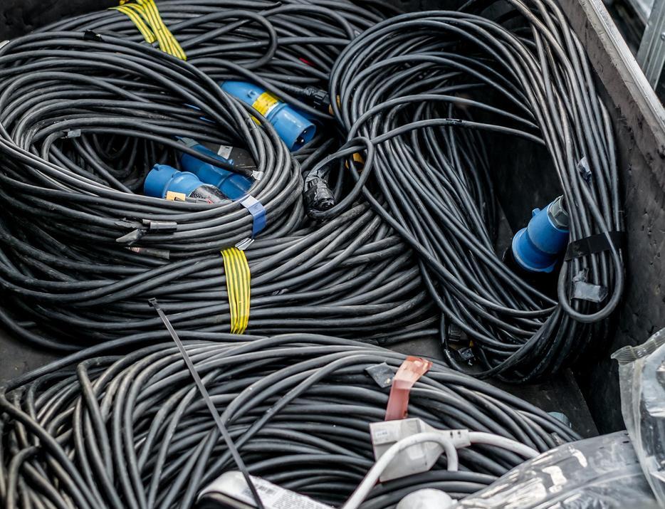 ţ������ - �����Ժ�Ϊһ��